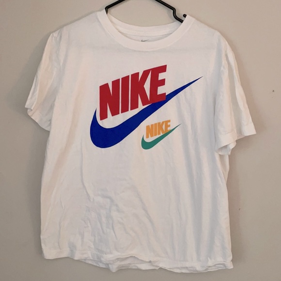 Men’s logo Nike tshirt size large cool retro colourful logo